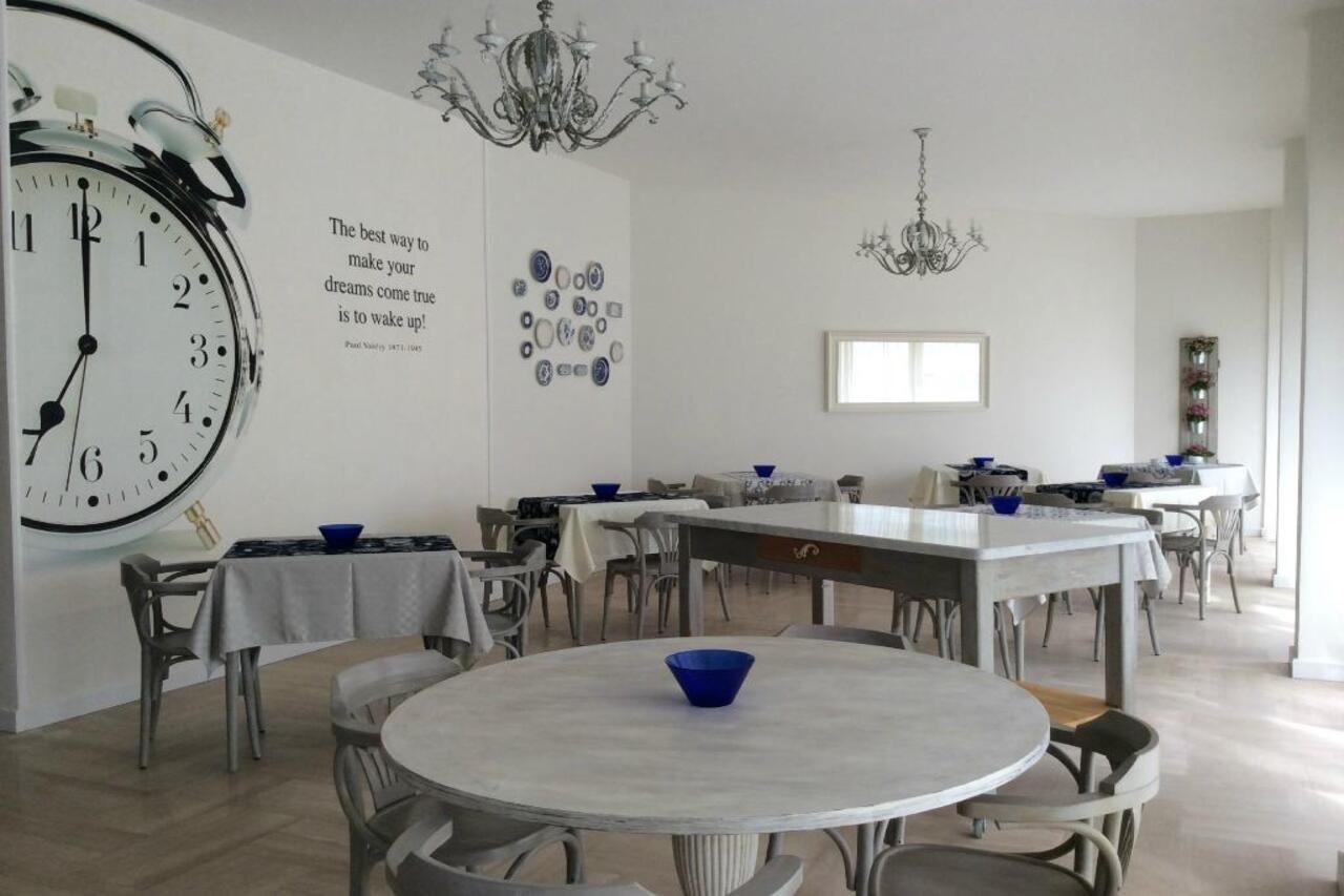 Hotel Morri'S Rimini Exteriör bild