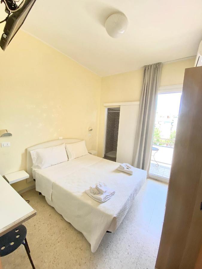 Hotel Morri'S Rimini Exteriör bild